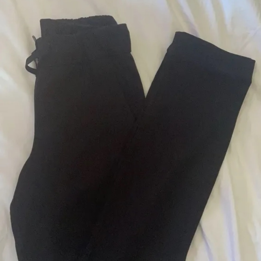 Lululemon On the Fly Pant- Woven (Tall)